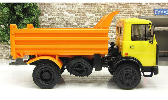 МАЗ-555102